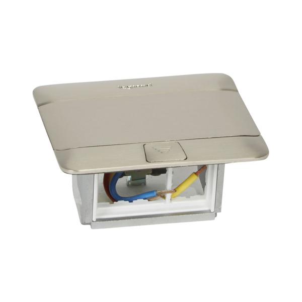 Выдвижной розеточный блок на 3 модуля Legrand 054020 Нержавеющая сталь