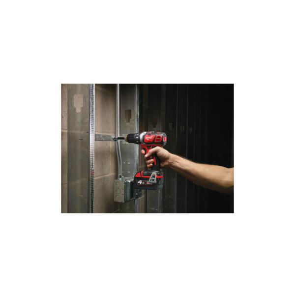 Аккумуляторная дрель-шуруповёрт Milwaukee M18 BDD-202C в интернет магазине Stels.kz
